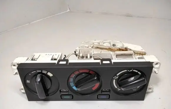 Nissan Almera Climate control unit