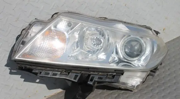 Suzuki Vitara (LY) Headlight/headlamp KOITO10018098LEWA 10018098