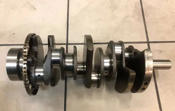 Chrysler Pacifica Crankshaft 05184324AE 04893948AB