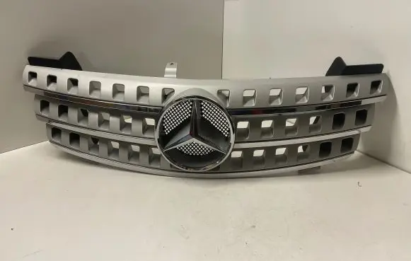 Mercedes-Benz ML W164 Front bumper upper radiator grill A1648800685 A1648850123
