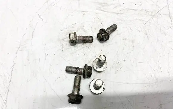 Lexus RX 300 Nuts/bolts 