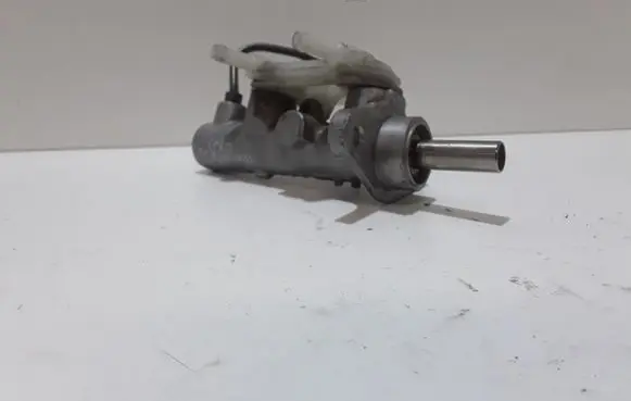 Mitsubishi Grandis Master brake cylinder 15L4
