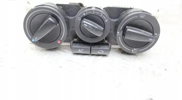 Volkswagen Golf IV Climate control unit