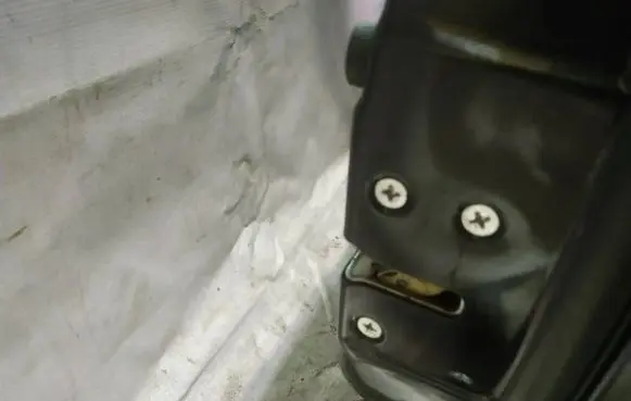 Honda CR-V Front door lock