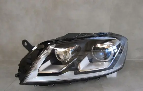 Volkswagen PASSAT B7 Headlight/headlamp