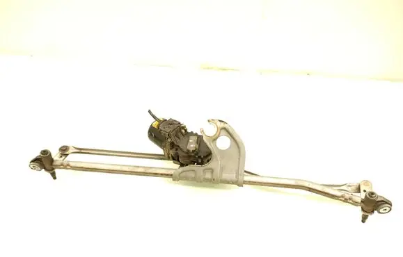 Mini One - Cooper Coupe R56 Front wiper linkage and motor 53555304