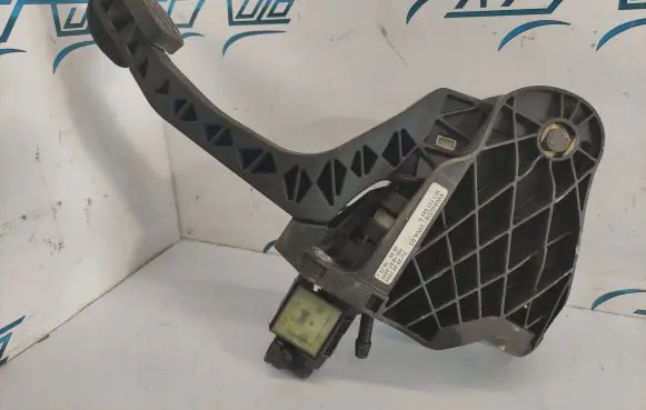 Volkswagen PASSAT B6 Clutch pedal 3C1721059H 18072005 75120062004