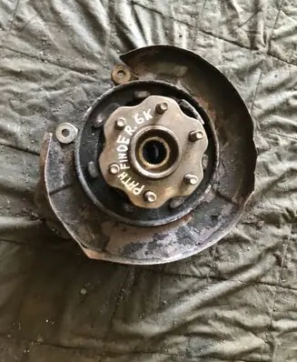 Nissan Pathfinder R51 Rear wheel hub spindle/knuckle 