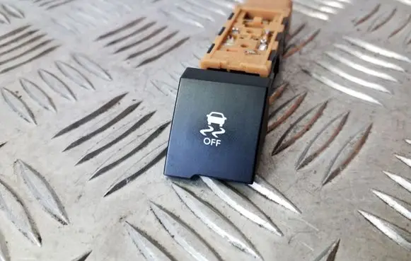 Traction control (ASR) switch