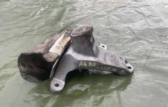 Audi A4 S4 B8 8K Engine mounting bracket 8K0199308BC TOBI311
