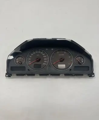 Volvo V70 Speedometer (instrument cluster) 8673802