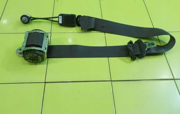 Opel Corsa E Front seatbelt 39033221 BEZPIECZENSTWA