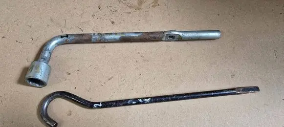 Suzuki Ignis Wheel nut wrench 0981600169 0982700004