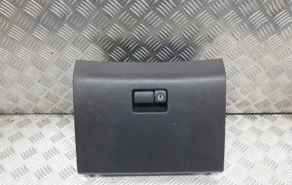 Suzuki Liana Glove box