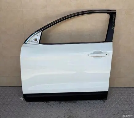 Nissan Qashqai Front door