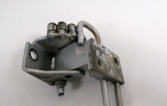 Audi A4 S4 B6 8E 8H Front door lower hinge 8E0831412