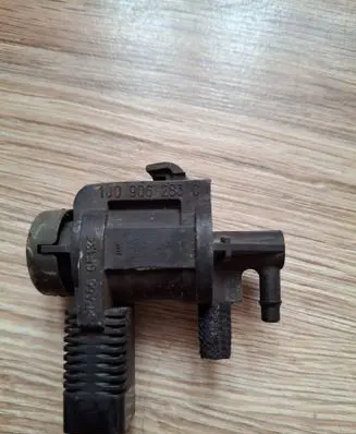 Audi A6 S6 C5 4B Turbo solenoid valve 1J0906283C