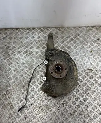 Front wheel hub