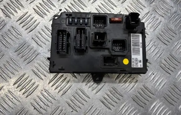 Peugeot 407 Fuse module 9655471980 S120017003H BSCA0200