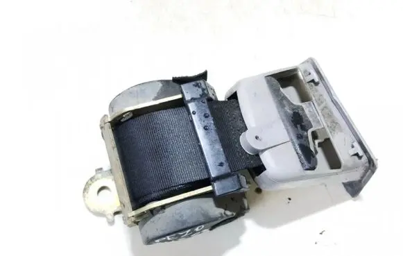 Middle seatbelt (rear)