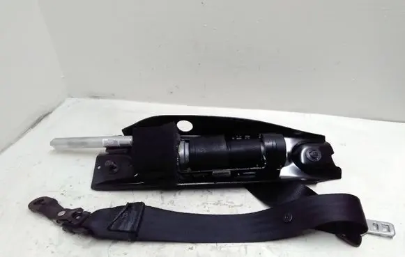 Volvo S80 Front seatbelt 6272234499
