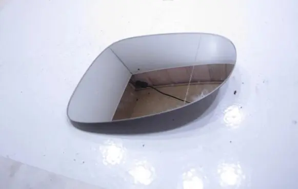 Volkswagen Jetta V Wing mirror glass 76023