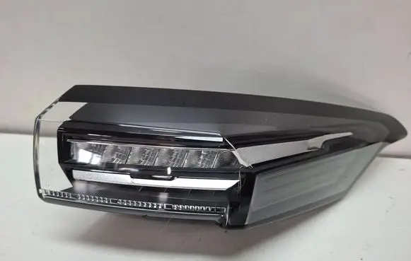 Peugeot 308 Rear/tail lights S27639811 9835299280