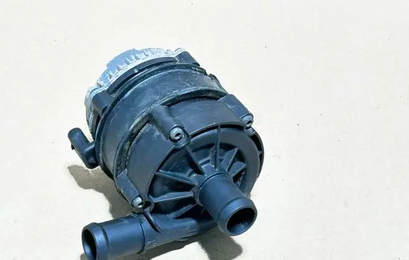 Volkswagen Golf VII Electric auxiliary coolant/water pump 04L965567 14832
