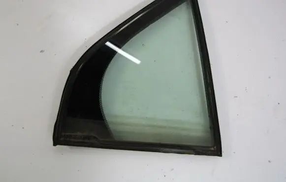 Honda Legend III KA9 Rear side window 