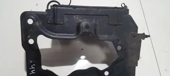 Opel Vectra B Battery box tray 90569751