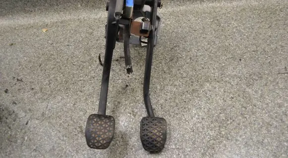 BMW 3 E46 Brake pedal 35112229128