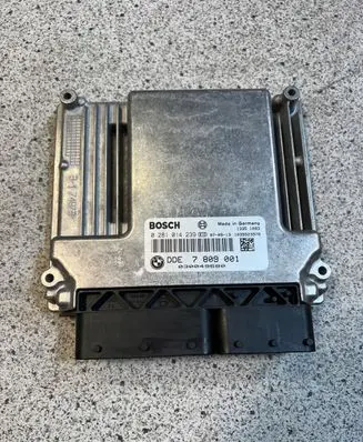 BMW 1 E81 E87 Engine control unit/module ECU DDE7809001