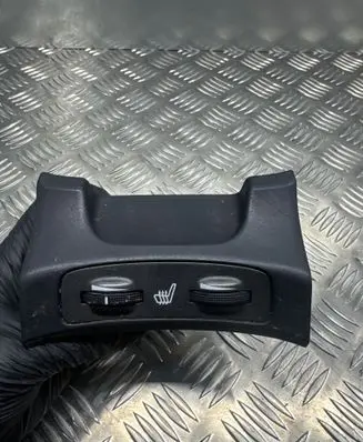 Lexus SC 430 Seat heating switch 453389