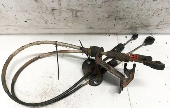 Ford Focus Gear shift cable linkage 