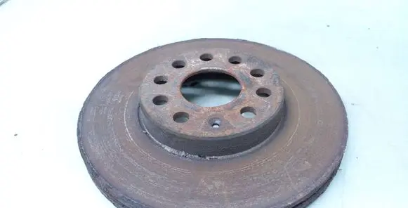Volkswagen Golf V Front brake disc