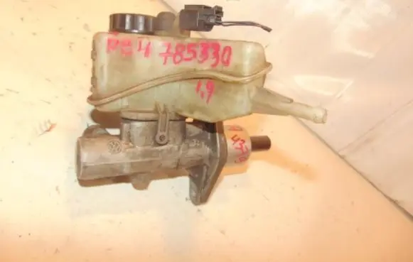 Volkswagen PASSAT B4 Master brake cylinder 03350882762 357611019B