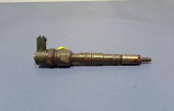Opel Insignia A Fuel injector 0445110327