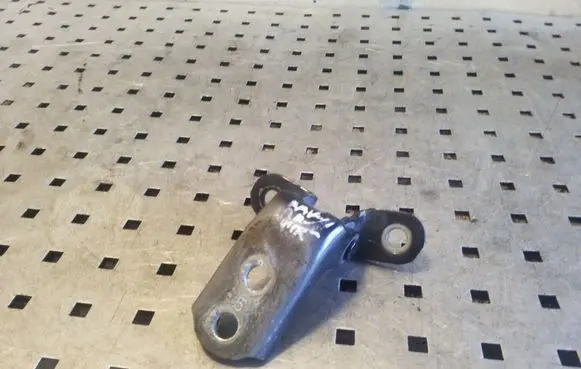 Toyota RAV 4 (XA20) Front door upper hinge