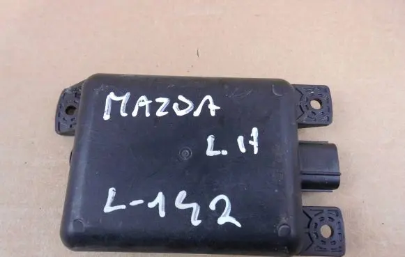 Mazda 3 III Blind spot module B61T67Y90D