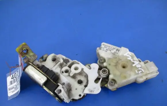 Nissan Terrano Front door lock 8055291L66