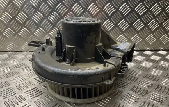 Audi A2 Heater fan/blower 99000037 20131010 8EW009115711