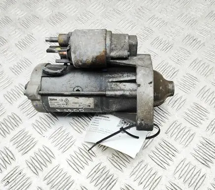 Opel Vivaro Starter motor 233000106R