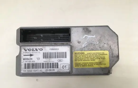 Volvo V70 Airbag control unit/module 0285001456 P30658912