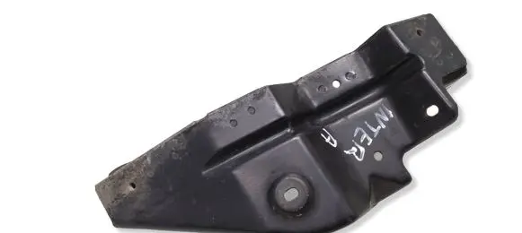 Audi A4 S4 B7 8E 8H Intercooler pipe mounting bracket 8E0145814F