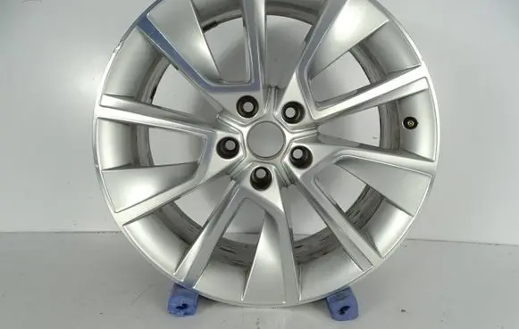 Skoda Karoq Original wheel cap 57A601025D