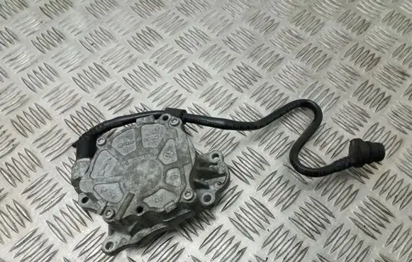 Skoda Octavia Mk2 (1Z) Vacuum pump 03L145100G