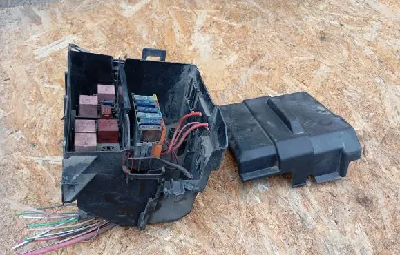 Renault Trafic II (X83) Fuse box set 8200046403 91165778