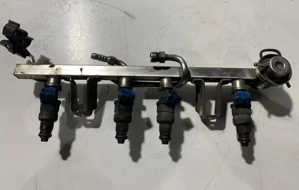 Volkswagen PASSAT B5 Fuel main line pipe 06B173317A 0280160