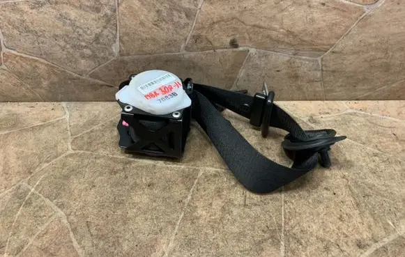 BMW X3 F25 Front seatbelt 7083B