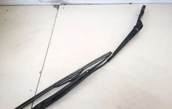 Peugeot 206 Front wiper blade arm